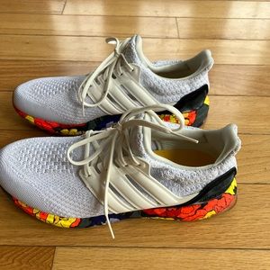 adidas Ultra Boost 5.0 DNA
White Floral sneakers